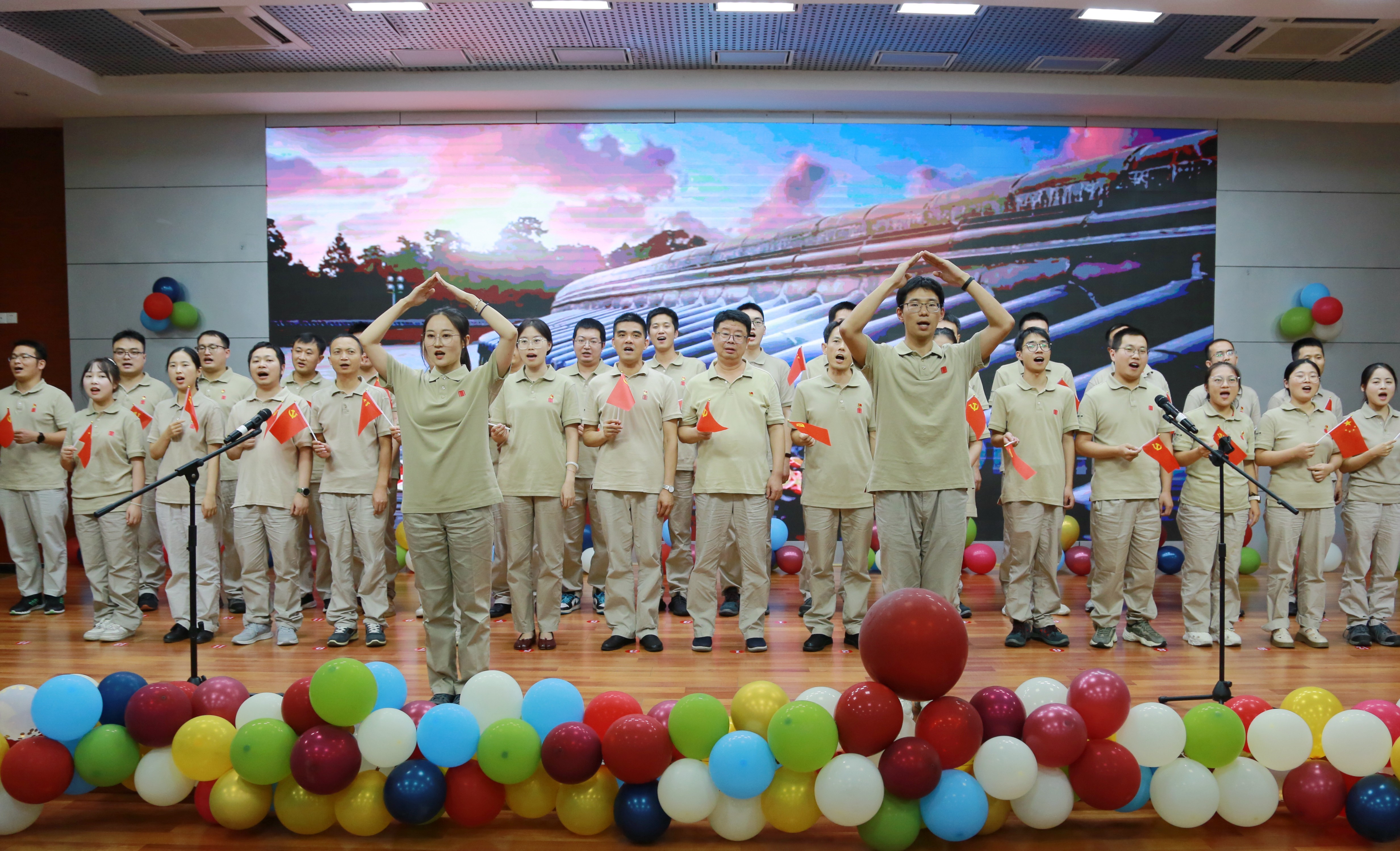 1724650004453017450.jpg 十年故事宣讲暨“同心聚力” 歌咏会 (10)_副本.jpg