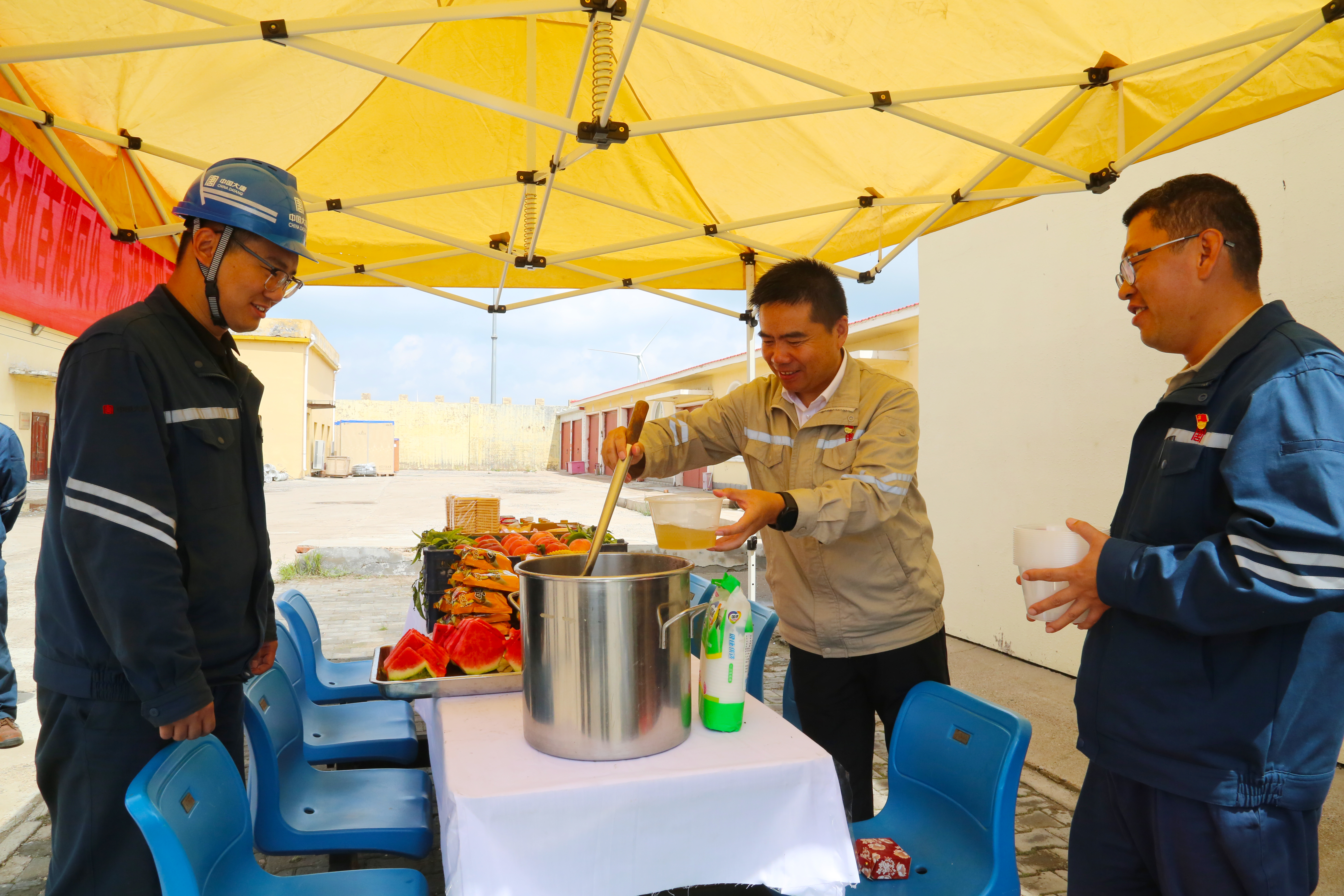 1724996873147095698.jpg 蒙西新能源事业部:预试一线工作忙 志愿服务有保障 (1).jpg