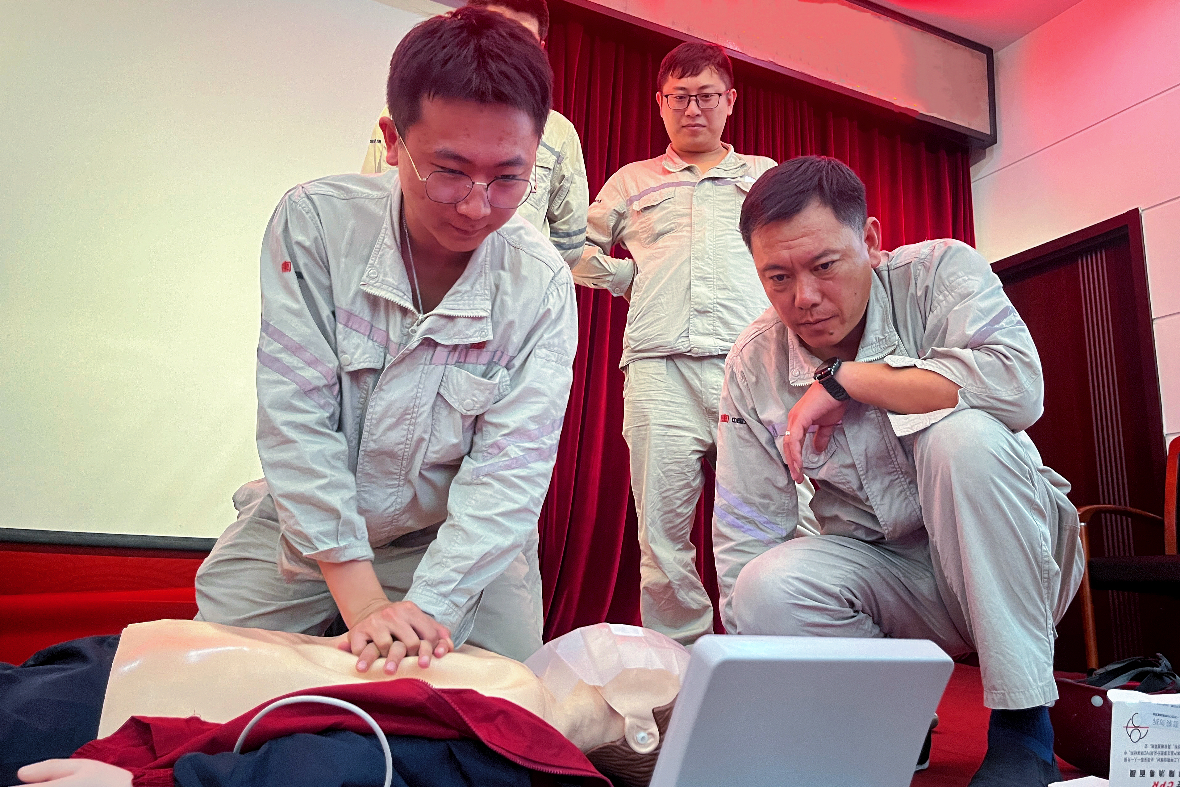 【现场风采】丰润热电公司：“黄金四分钟”应急演练开课啦！ (1).jpg